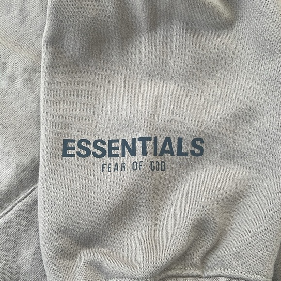 NWT, AUTHENTIC Essentials FEAR OF GOD, Hoodie - OLIVE/KHAKI Large - Picture 5 of 13
